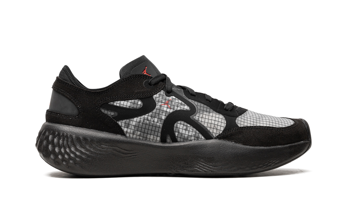 Delta 3 Low "Black Anthracite" DN2647 060